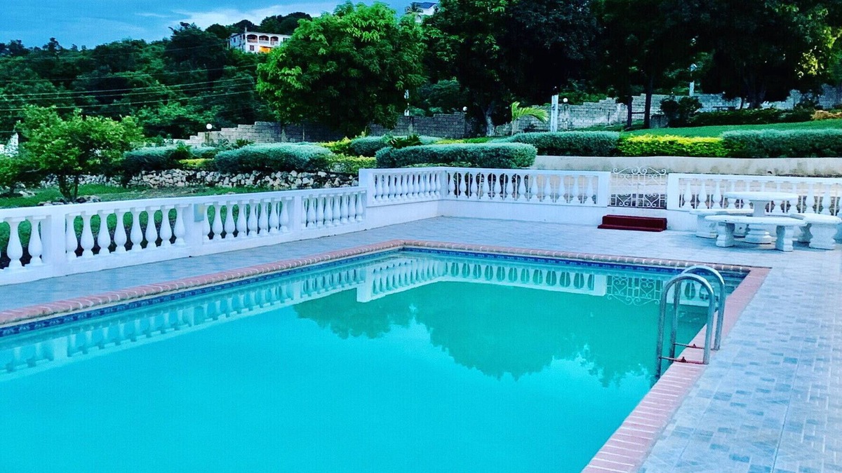 Falmouth Villa | Breathtaking View Villa Tranquil Vibe