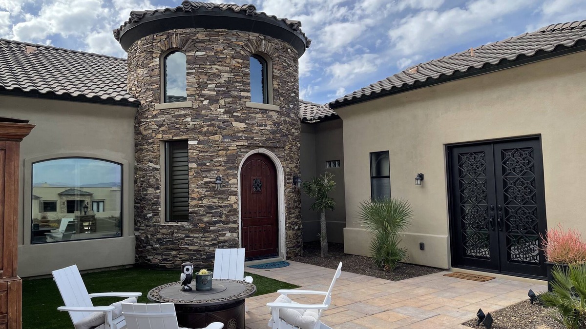 Rio Verde Foothills House | Breathtaking views and trails all over