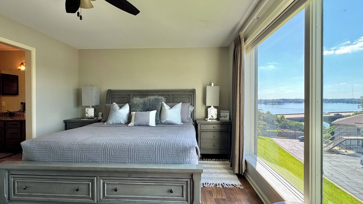 Lake Hamilton Condo | Breathtaking views of Lake Hamilton