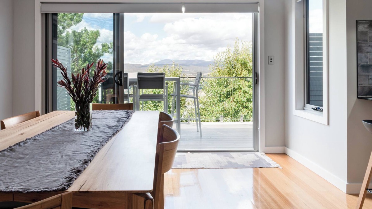 Trevallyn House | Breathtaking Views with Parking in Trevallyn