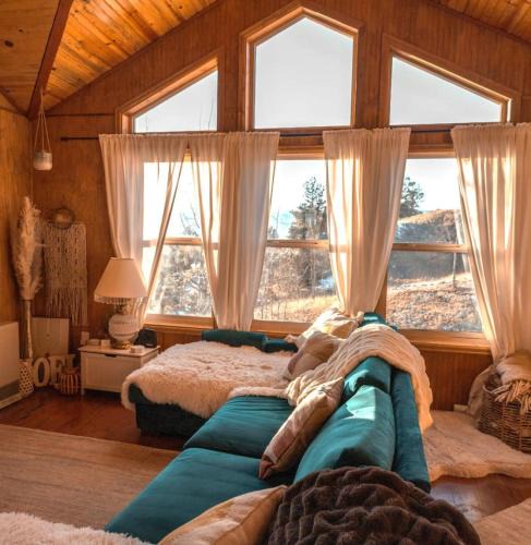 Como House | Breathtaking ViewsTwo Bedroom Cabin with Hot tub