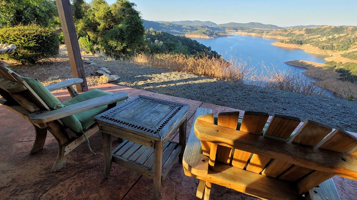 Angels Camp House | Breathtaking Vineyard and Lake Views, Secluded with private pickleball court