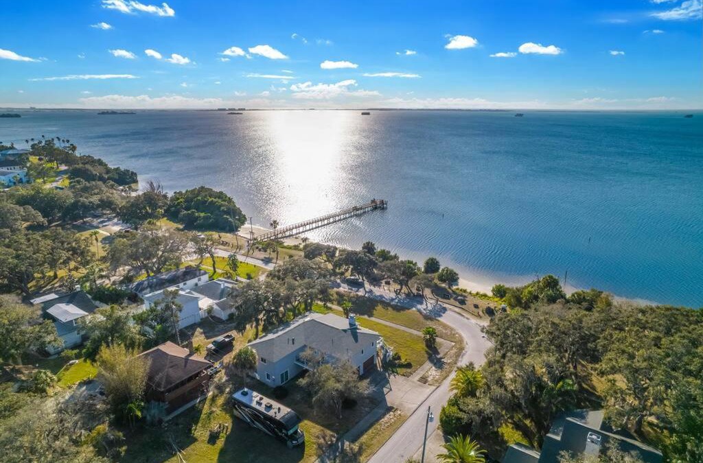 Crystal Beach House | Breathtaking Waterfront Crystal Beach Getaway!