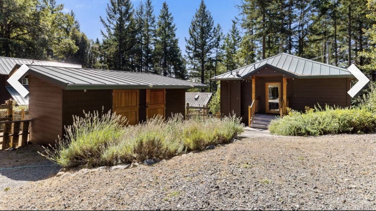 Willits Apartment | Breathtaking, Zen meditation studio in the mountains.