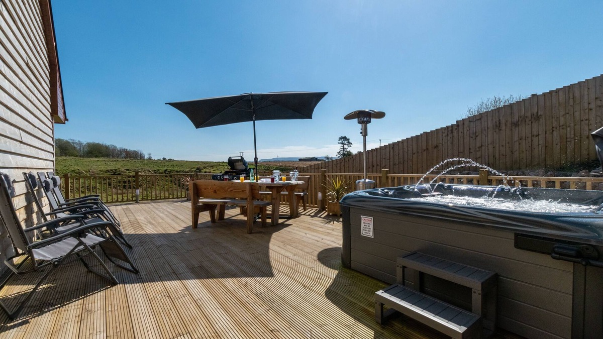 Coelbren House | Breconview Lodge - Three Bedroom House, Sleeps 8