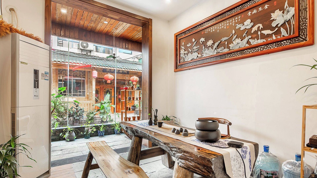 Yongding Hotel | Breeze & Alley Inn