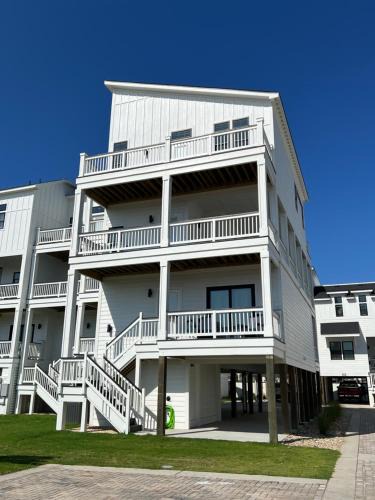 Kill Devil Hills House | Breeze On Inn