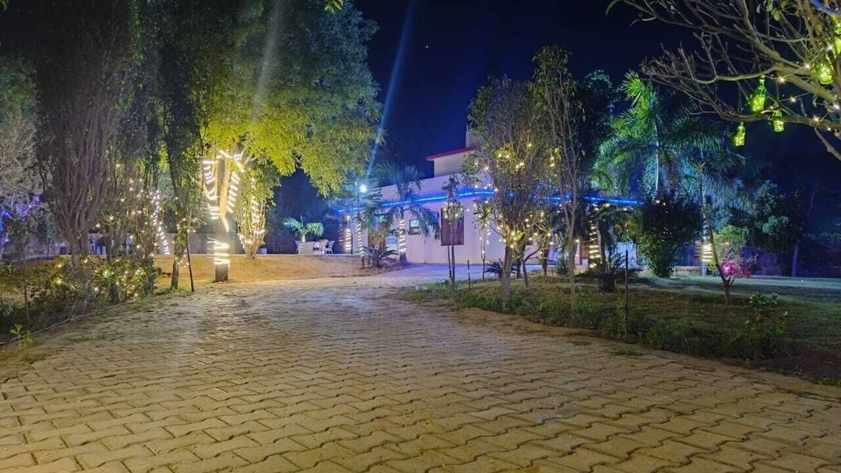 Gurugram Villa | Breezer Farm