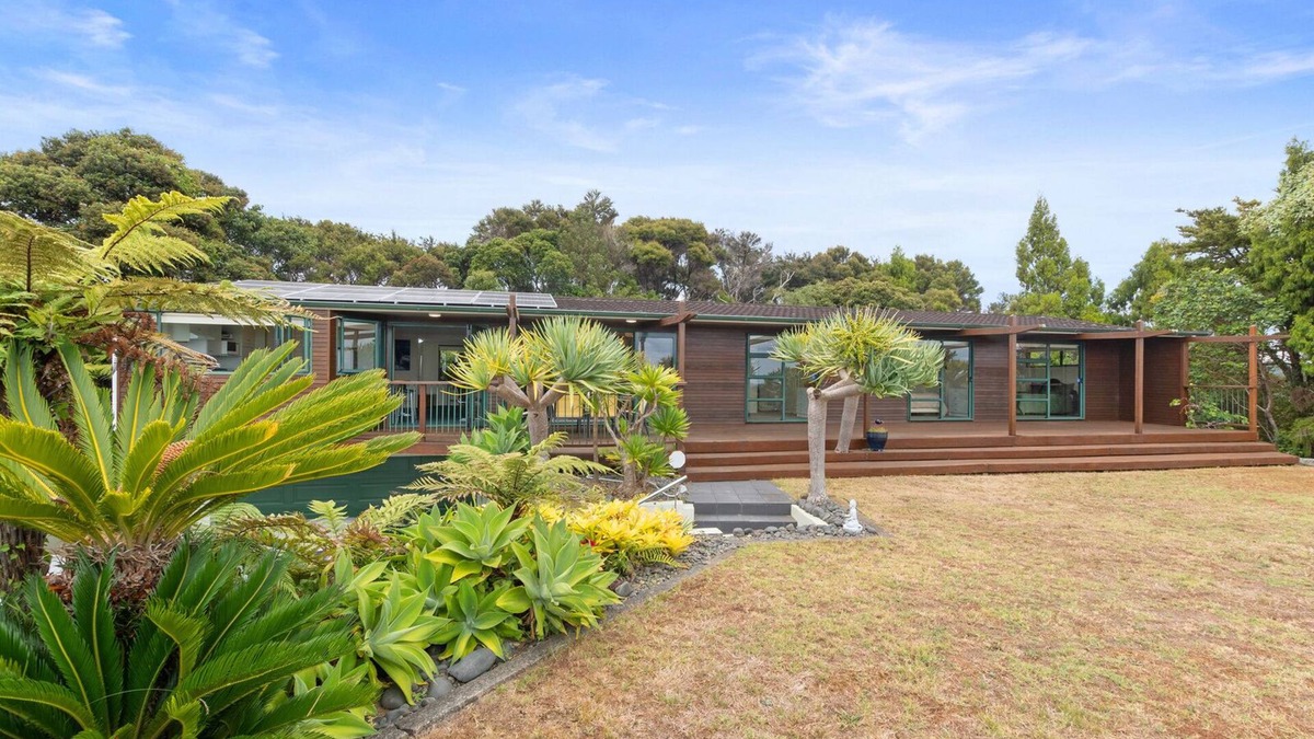 Opua House | Breezy on Broadview - Opua Holiday Home