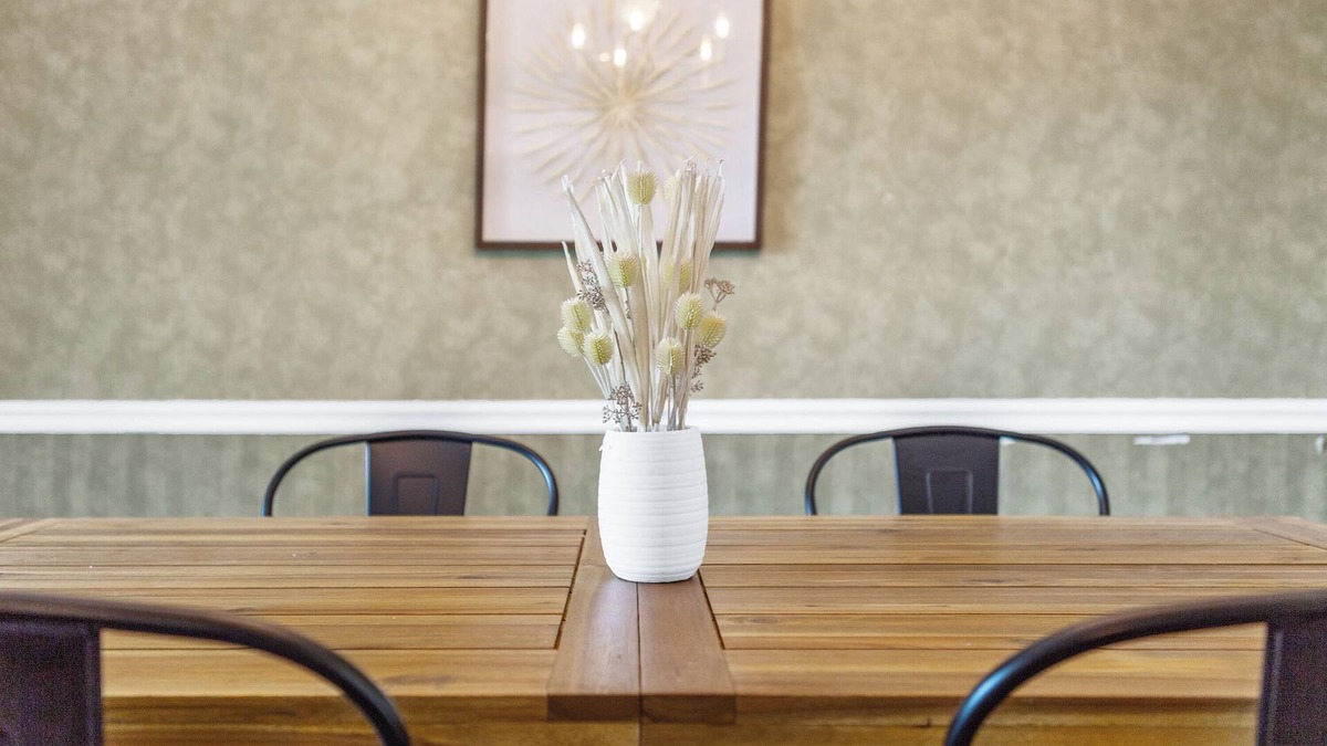 South Tulsa House | Breezy Two Bedroom in South Tulsa