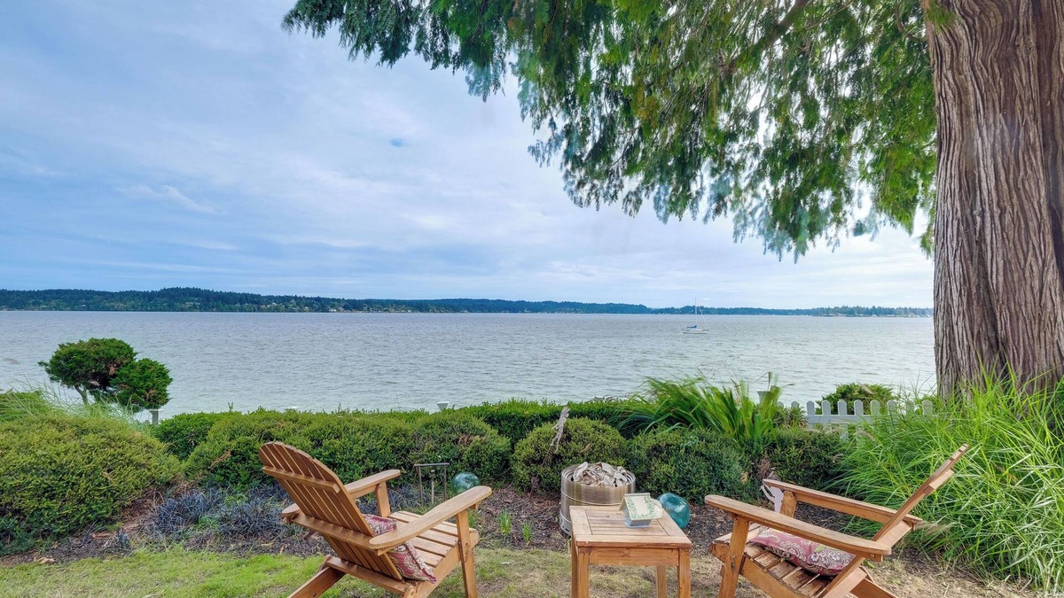 West Hills Apartment | Bremerton Studio w/Bay View: Beach Access!
