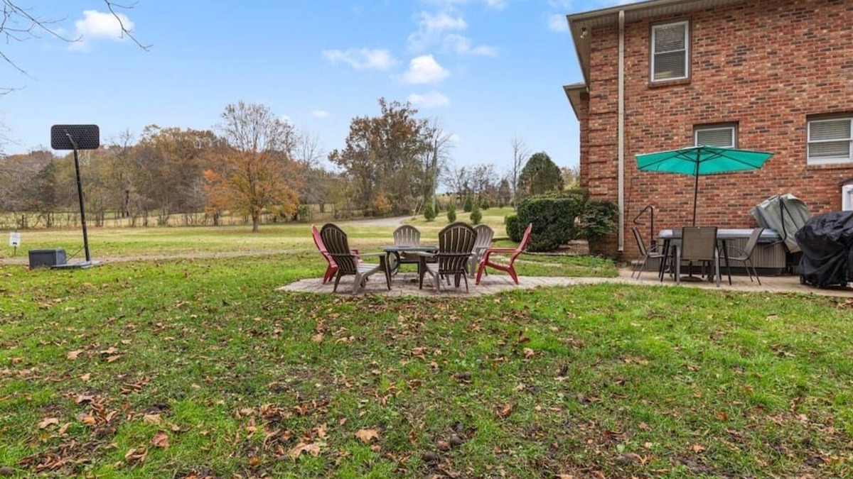 Goodlettsville House | Brenda Lee History 2BR Villa | Pool, Hot Tub