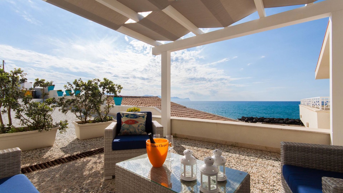 Trappeto House | Brezza Marina is the second unit of a Indipendent Villa on the beach