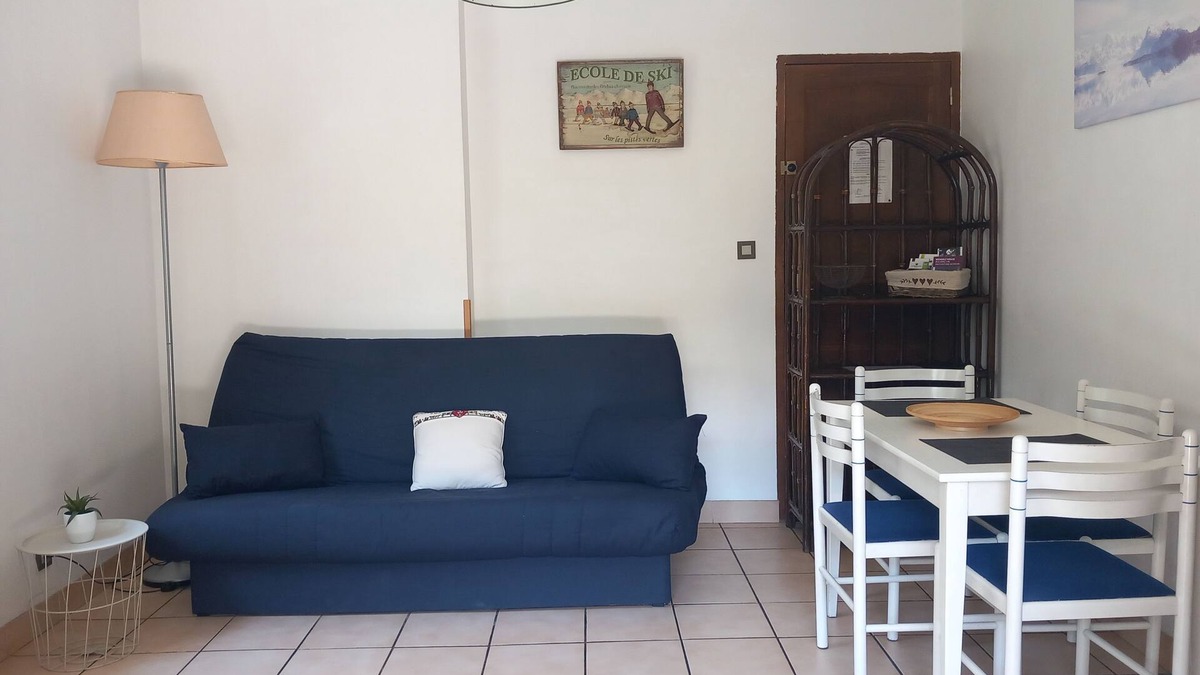 Forville Apartment | BRIANCON apartment rental in house with terrace and quiet garden