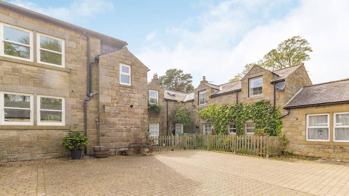 Edlingham Cottage | BRIAR COTTAGE, with open fire in Edlingham