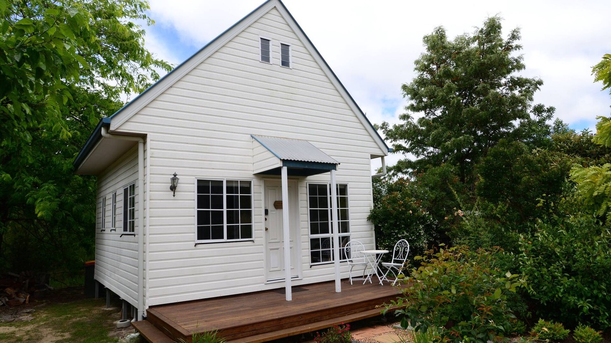 Stanthorpe Cottage | Briar Rose Cottages - Country Cottage