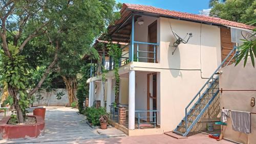Kuilapalayam Hotel | Brick and Wood Ranga Cottage