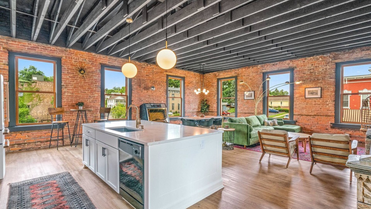 Canal Fulton Apartment | Brick Loft in Historic Downtown Canal Fulton