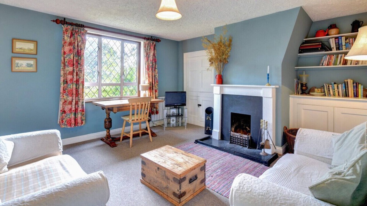 Dunwich House | Bridge Cottage - Three Bedroom House, Sleeps 6