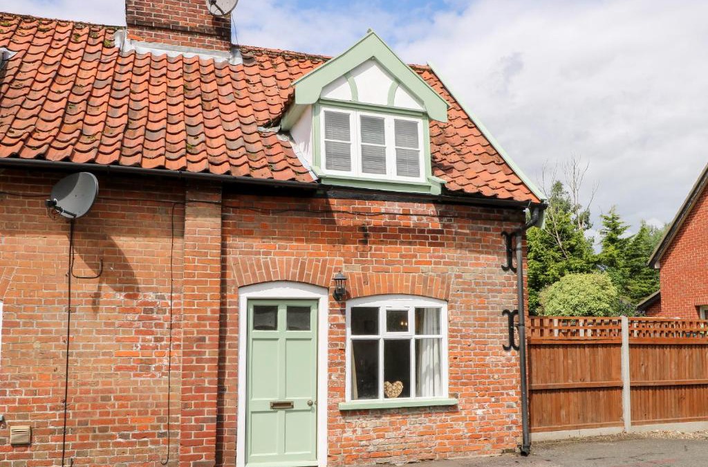 Hethel House | Bridge End Cottage