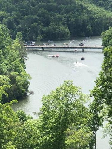 Lakeside Estates House | Bridge Pointe at Norris Lake