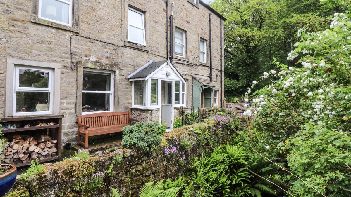 Embsay House | BRIDGEND COTTAGE, pet friendly, character holiday cottage in Embsay