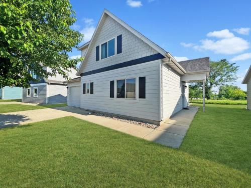 Spirit Lake Villa | Bridges Bay Vacation Cabin 33