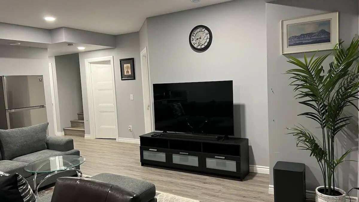Fort Gary House | Bridgwater Haven. 2 Queen Beds. Private & Clean