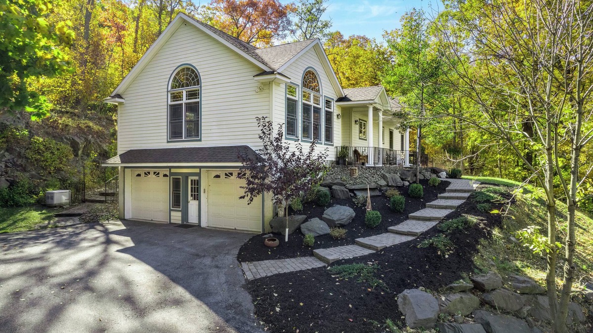 Greenwood Lake House | Brier Hill House