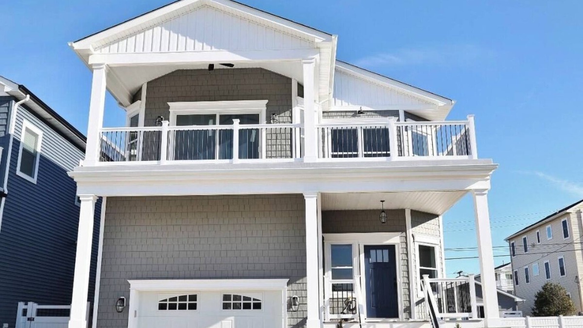 A-Zone House | Brigantine Beach House with Deck and Ocean View