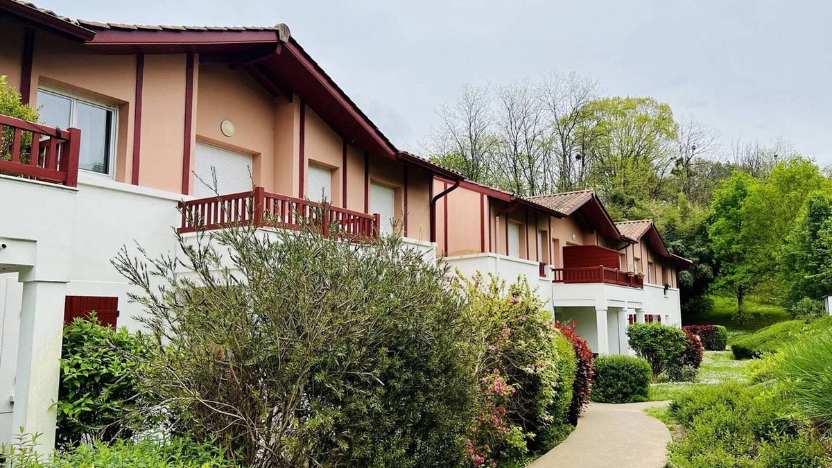 Cambo-les-Bains Apartment | Bright 1-Bedroom Apartment with Pool, Terrace, and Parking Near Cambo-Les-Bains Thermes