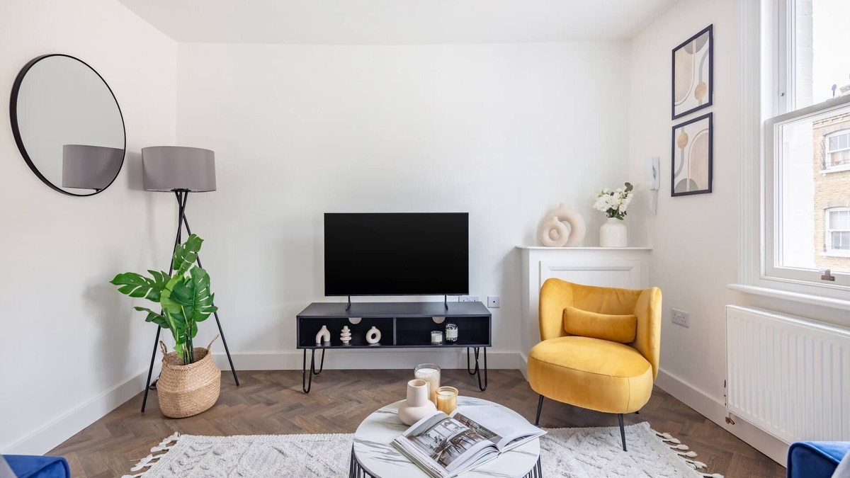 St Luke's Apartment | Bright 1BR Near Museum of London