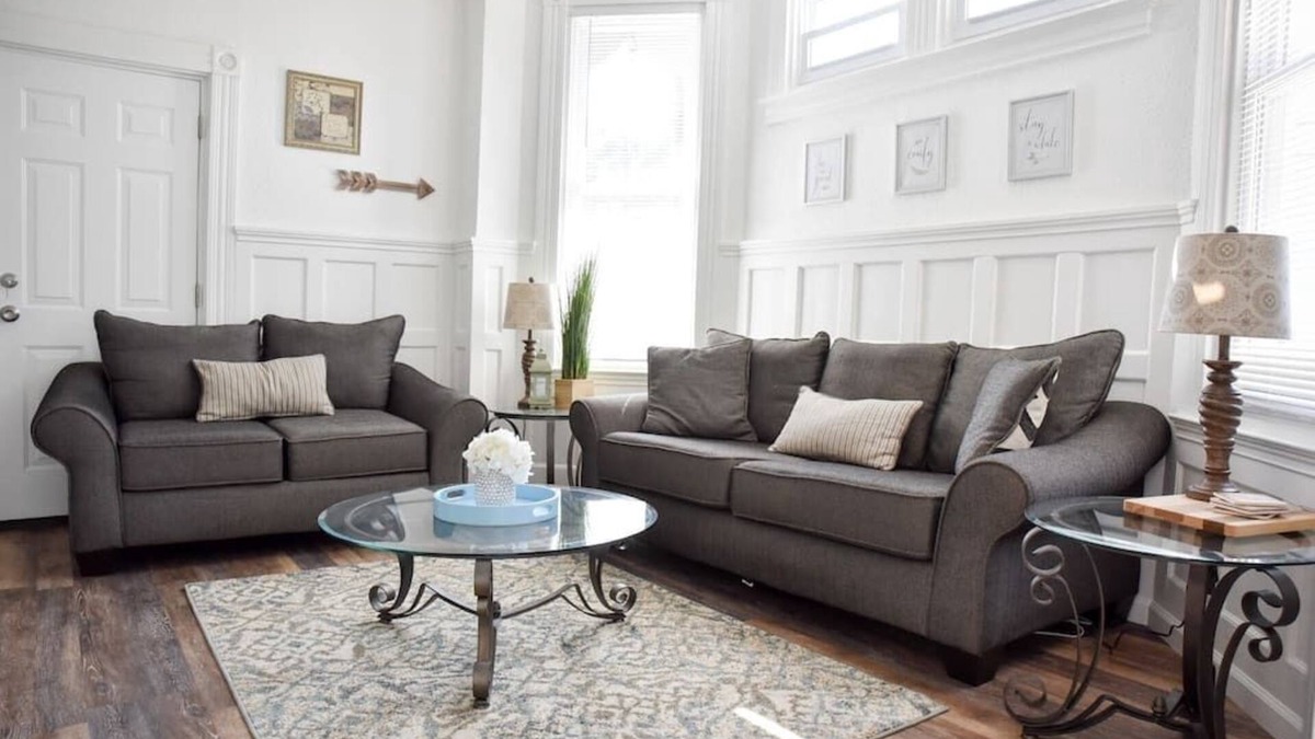 Crafton House | Bright 1BR Retreat | Near Downtown & Airport
