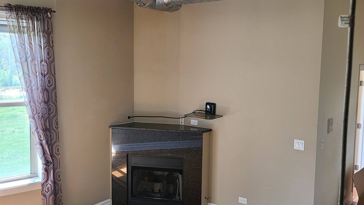 Grand Boulevard Condo | Bright 2 Bed/2 Bath Condo With Patio Less Than 10 Mins From Major Attractions