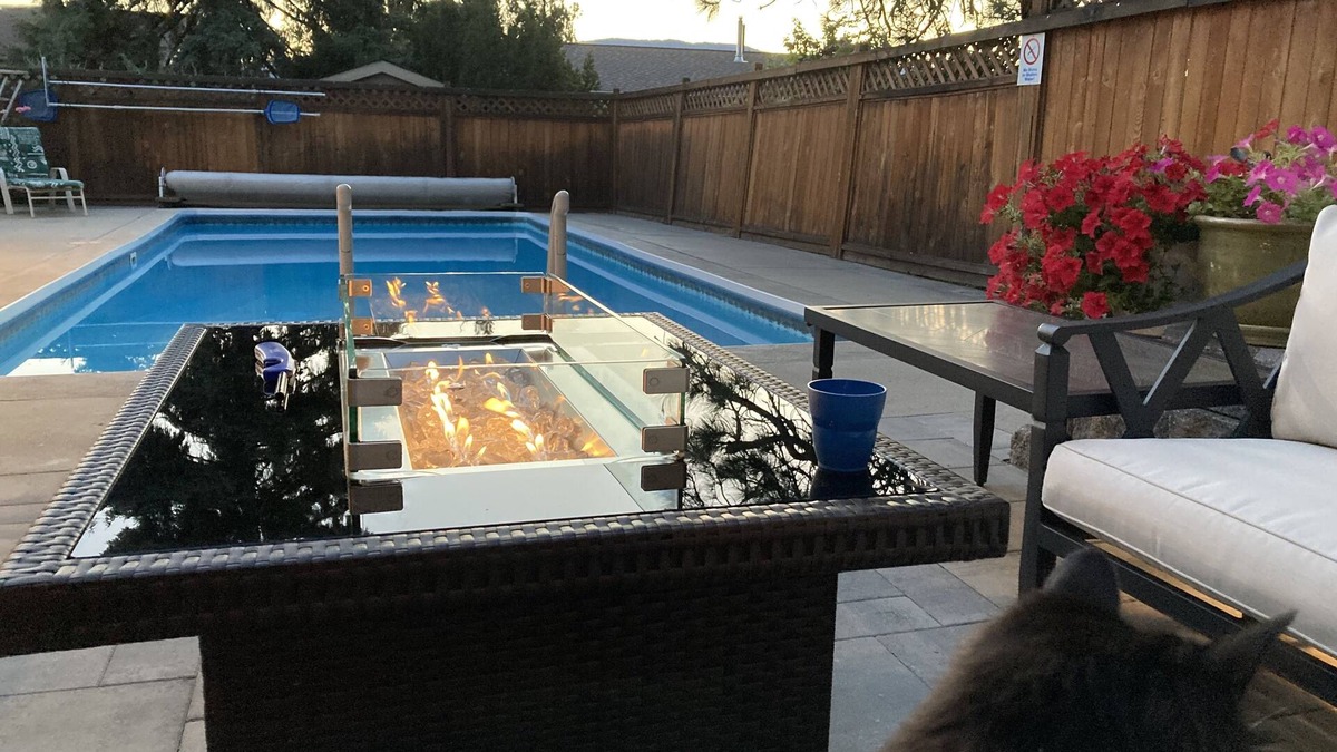 Okanagan-Similkameen Apartment | Bright 2 bed, 2 bath Walkout Basement Suite with shared Pool in Penticton