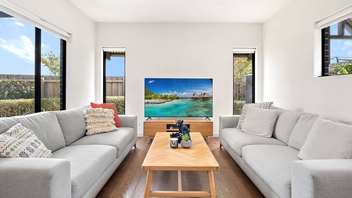 Glenroy House | Bright 2-Bed Glenroy Home with Courtyard