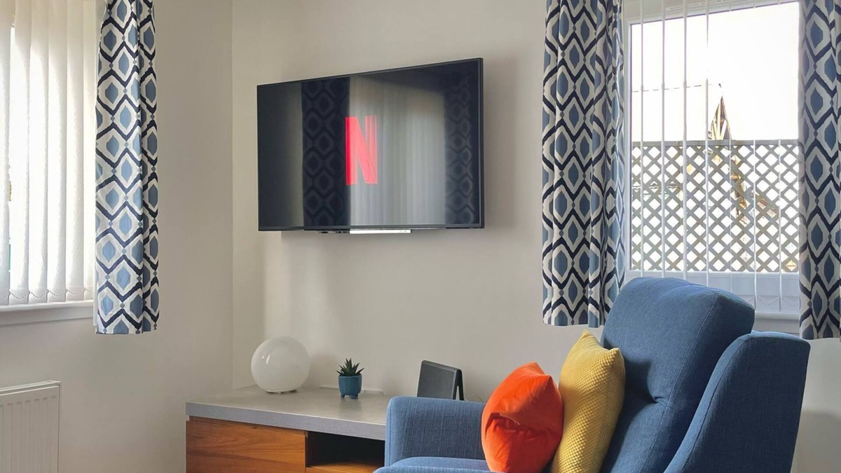 Ferryden Apartment | Bright 2-bedroom apartment with parking in Montrose