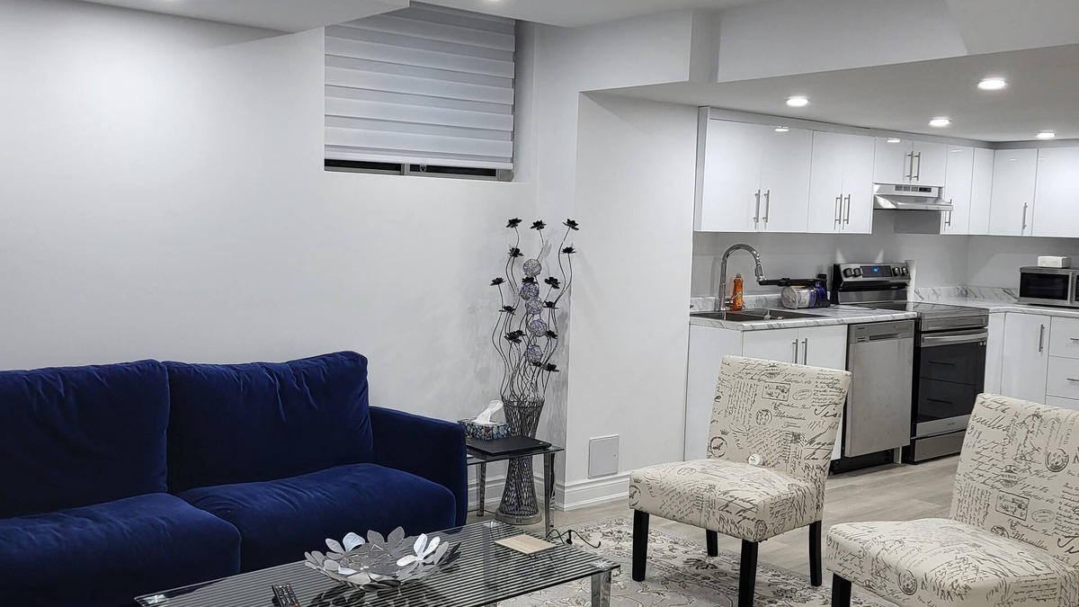 Angus Apartment | Bright 2 Bedroom Entire Basement Apartment