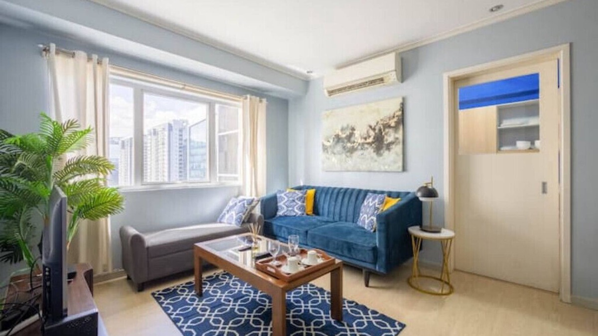 Bonifacio Global City Condo | Bright 2 Bedroom in BGC! Fast Wi-Fi & UHD TVn