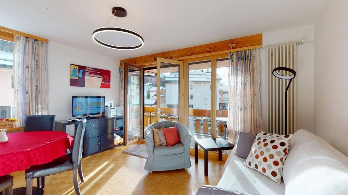 Surlej Apartment | Bright 2-room apartment approx 45m2 on the 1st floor (2nd mezzanine), in a quiet