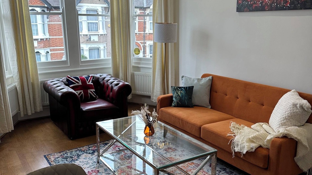 Erdington Apartment | Bright 2BR near Brockley Conservation Area