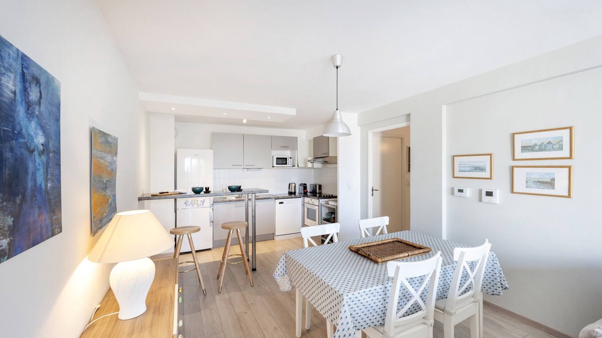 Saint Augustin Apartment | Bright 3-room apartment with terrace and parking