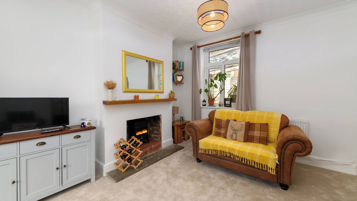 Penarth House | Bright 3BR Home Near Dingle Road Station and Penarth Pier
