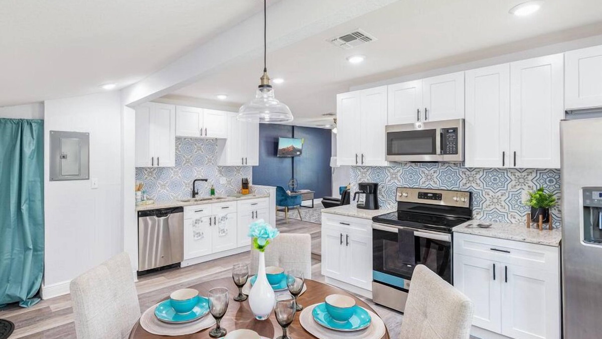 Azalea Park House | Bright 3BR Retreat Near Parks Pets Welcome + Wi-Fi