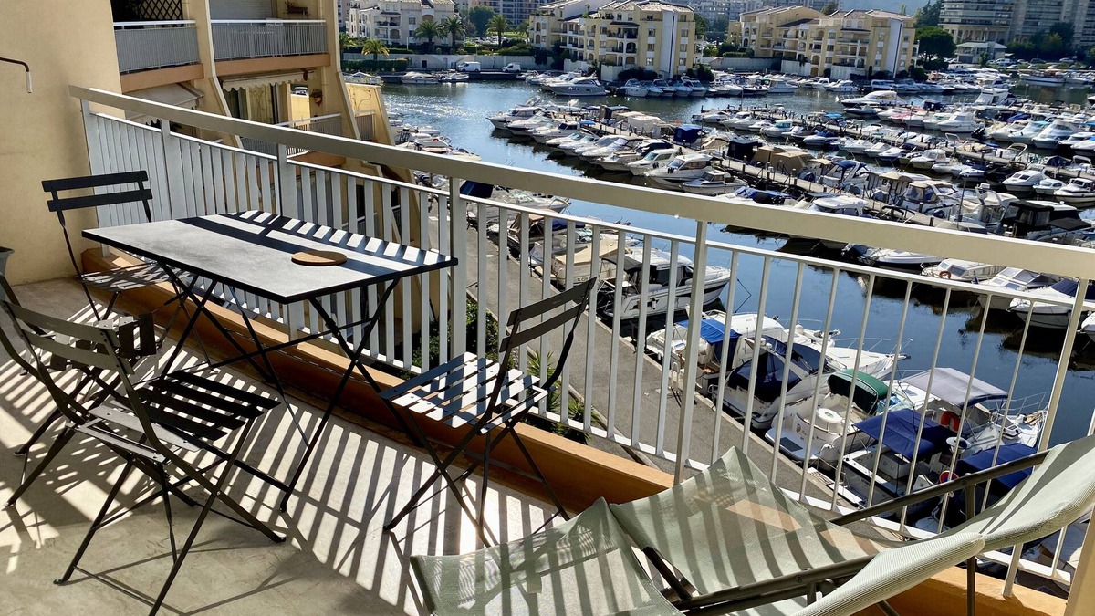 Mandelieu-La-Napoule Apartment | Bright 6-seater apartment overlooking the Marina