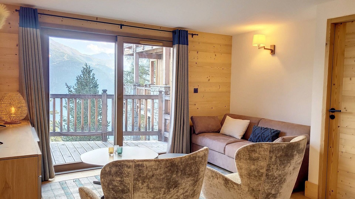 La Rosiere Apartment | Bright apartment with pool table, spa, and valley view