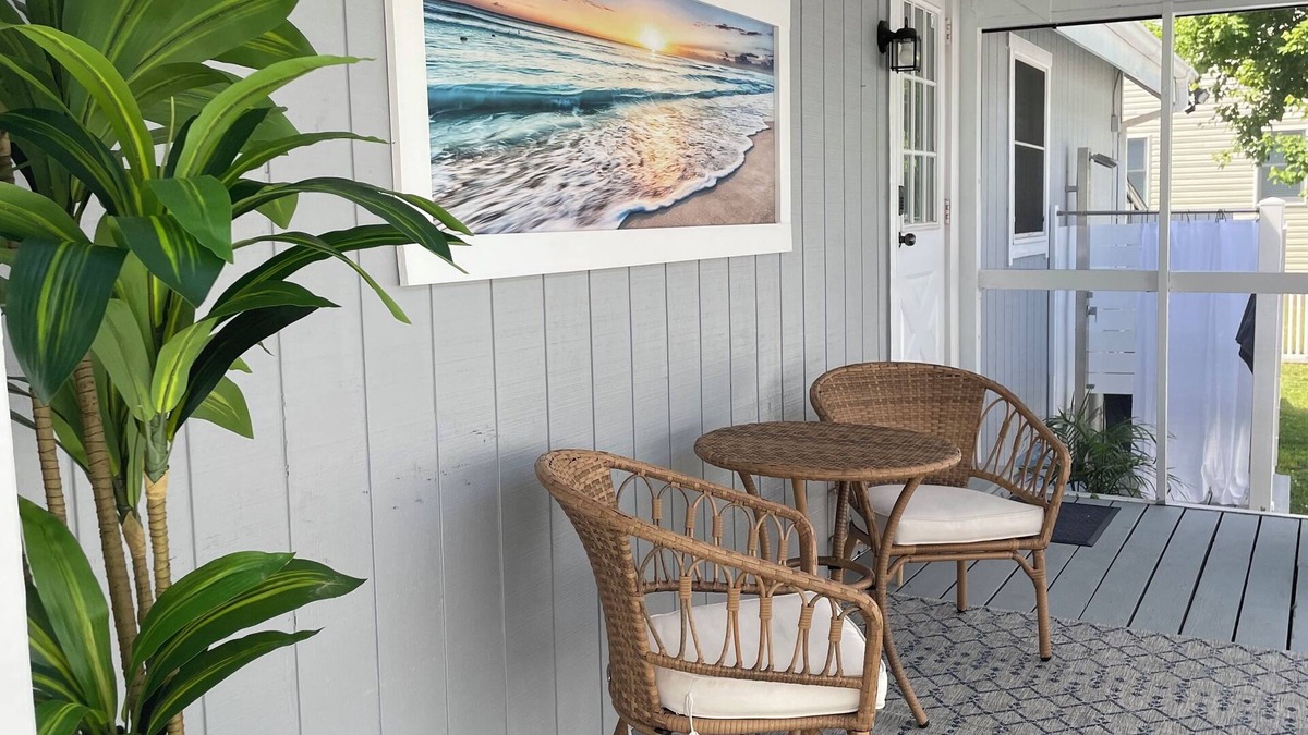 Sussex County House | Bright A-Frame OC Fenwick line, 10 min walk to beach, 3 min to tiki/restaurant