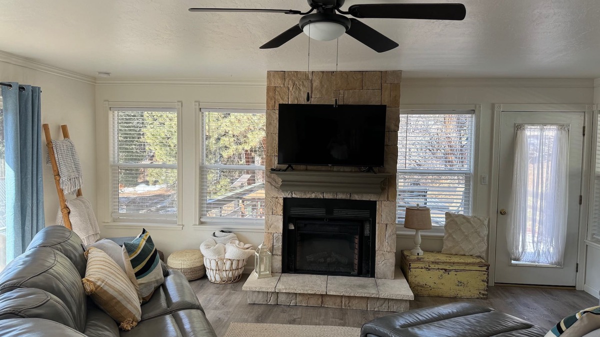 Bayfield House | Bright and Airy Lakeside Bungalow with Stunning Views!
