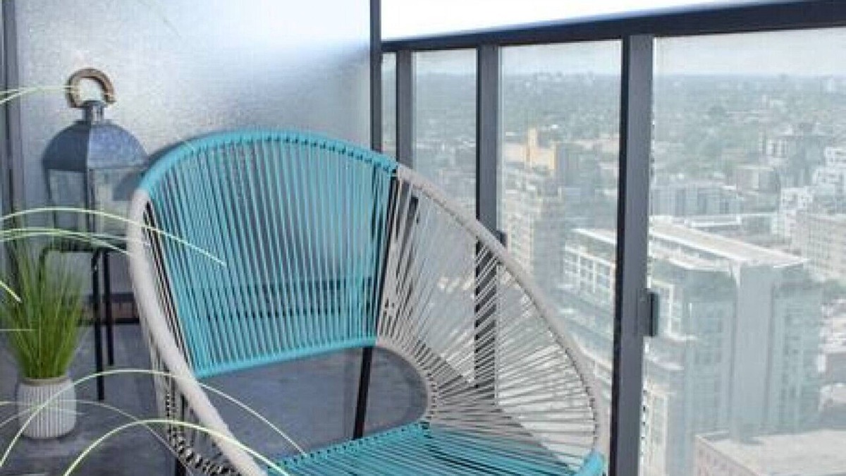 Downtown Toronto Condo | Bright and Central Stunning Modern Downtown Studio