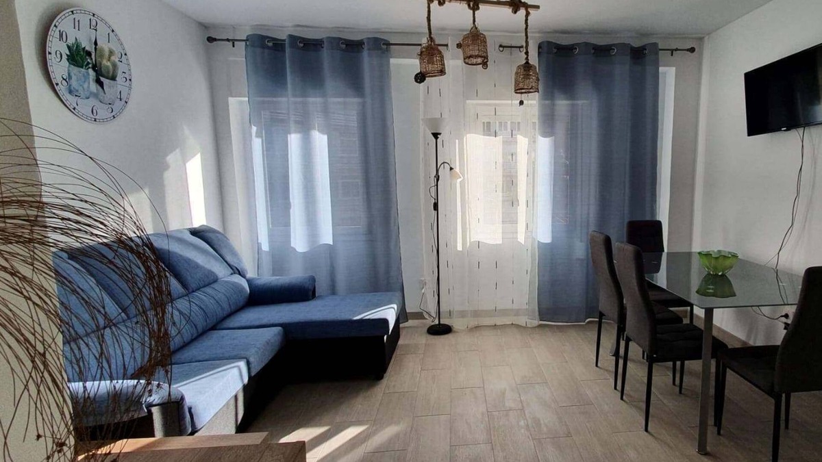 Pla del Bon Repos Apartment | Bright and clean apartment, Alicante, Manila square (beach is 15min walk)